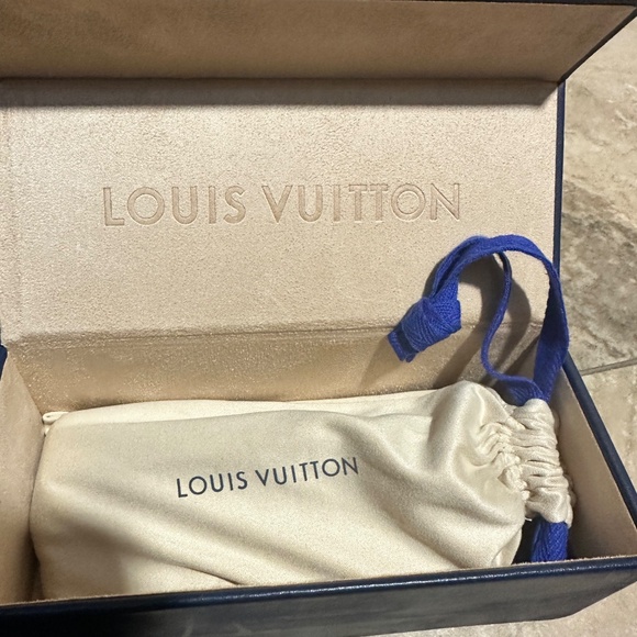 Louis Vuitton Black Sunglasses - Picture 2 of 6